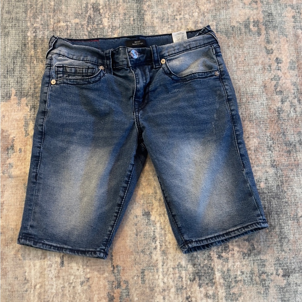 🎉price drop 🎉True Religion Ricky Relaxed Straight Shorts Size 30 waist